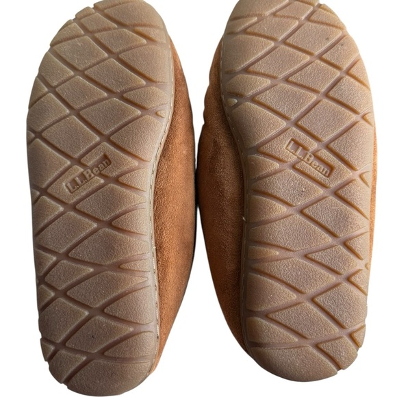 L.L. Bean Women’s Suede Moccasins Camp Genuine shearling lamb Rubber outsole 8 - Picture 7 of 10